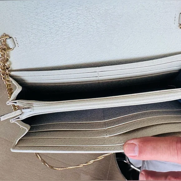 Gucci White Leather Gold Chain Wallet with Blue and Red Stripes - Picture 5 of 8